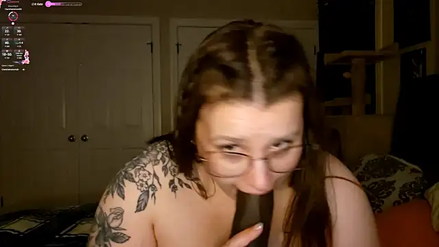 Snapshot of MrsJess chatting on 03-10-25, 02:17 MrsJess online show from 03-10-25, 02:17
