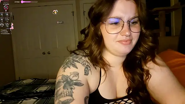 Snapshot of MrsJess chatting on 03-15-25, 02:35 MrsJess online show from 03-15-25, 02:35