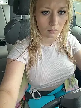 Snapshot of kcmo1010 chatting on 10-28-25, 09:28 kcmo1010 online show from 10-28-25, 09:28