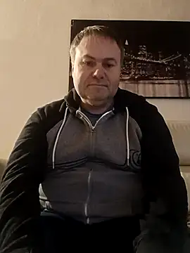 Snapshot of Pourleplasirs chatting on 02-15-25, 10:21 Pourleplasirs online show from 02-15-25, 10:21