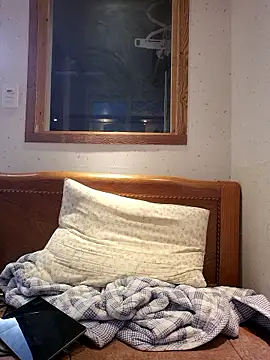 Tyyyggjju online show from 11-30-25, 09:52