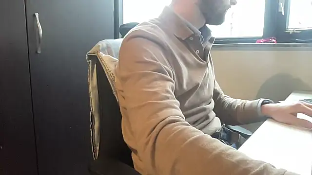 Snapshot of bullyboyy chatting on 02-20-25, 02:57 bullyboyy online show from 02-20-25, 02:57