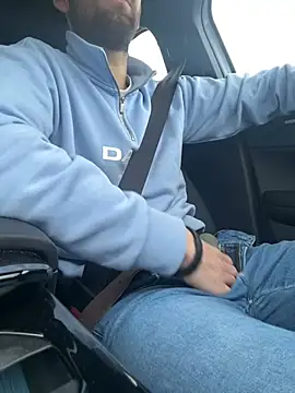 Snapshot of bullyboyy chatting on 02-25-25, 04:10 bullyboyy online show from 02-25-25, 04:10