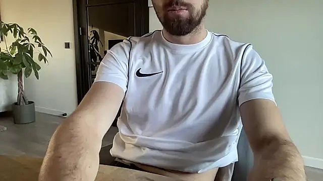 Snapshot of bullyboyy chatting on 09-15-25, 06:35 bullyboyy online show from 09-15-25, 06:35