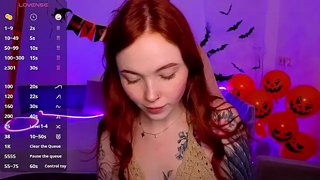 Snapshot of Maya_Light chatting on 11-09-25, 01:48 Maya Light online show from 11-09-25, 01:48