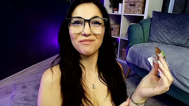 Snapshot of Deea_Vibe_Me chatting on 03-13-25, 08:04 Deea Vibe Me online show from 03-13-25, 08:04