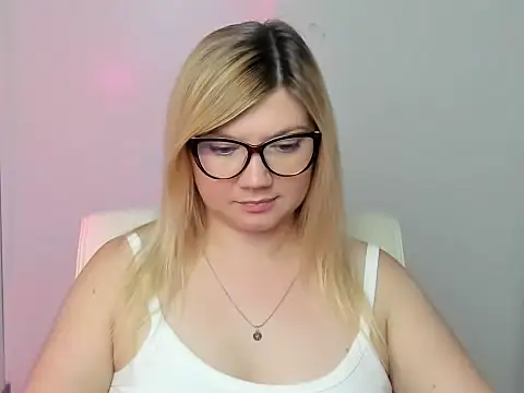 Lola moree online show from 09-15-25, 11:32