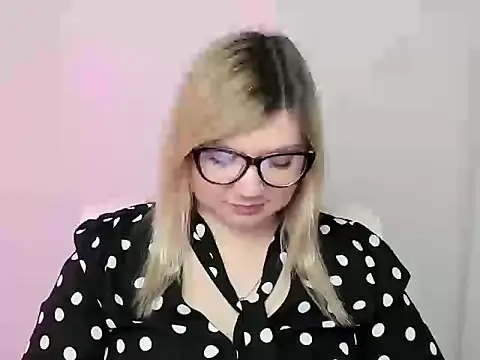 Lola moree online show from 10-15-25, 12:05