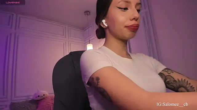 Salome  evans online show from 11-12-25, 05:24