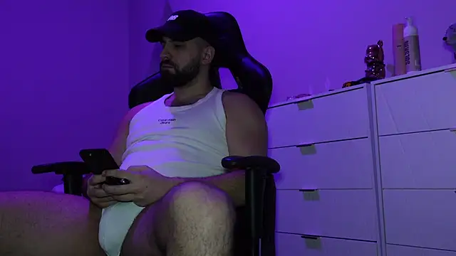 Snapshot of lucas_kazimm chatting on 01-27-25, 04:43 lucas kazimm online show from 01-27-25, 04:43