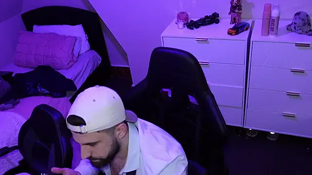 Snapshot of lucas_kazimm chatting on 01-30-25, 03:51 lucas kazimm online show from 01-30-25, 03:51