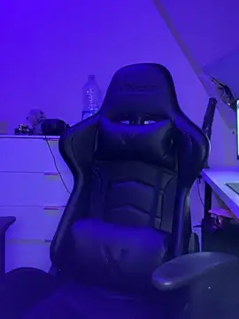 Snapshot of lucas_kazimm chatting on 02-27-25, 08:09 lucas kazimm online show from 02-27-25, 08:09