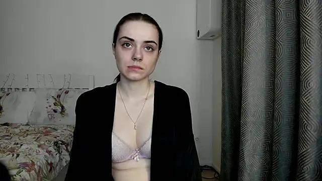 Snapshot of Hustle_Babyy chatting on 11-20-25, 03:23 Hustle Babyy online show from 11-20-25, 03:23