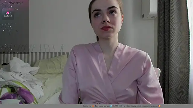 Snapshot of Hustle_Babyy chatting on 01-16-26, 11:25 Hustle Babyy online show from 01-16-26, 11:25