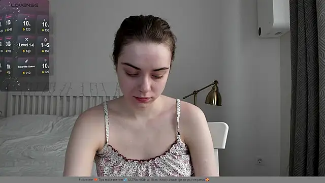 Snapshot of Hustle_Babyy chatting on 02-07-26, 01:04 Hustle Babyy online show from 02-07-26, 01:04