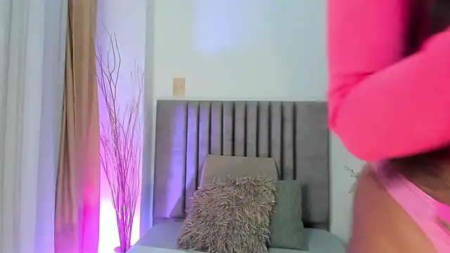 Snapshot of RebecaSanderss chatting on 02-06-25, 11:43 RebecaSanderss online show from 02-06-25, 11:43