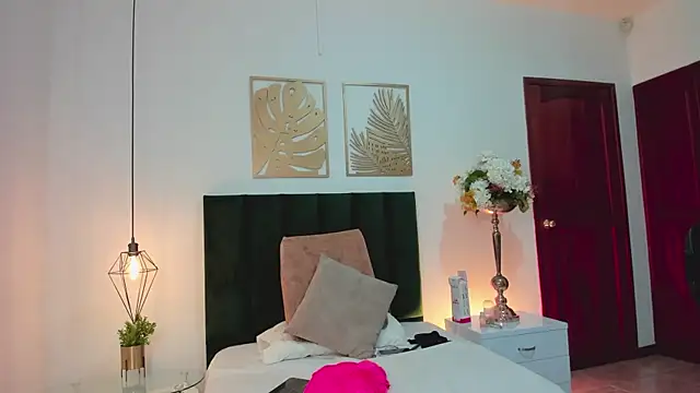 Snapshot of RebecaSanderss chatting on 03-03-25, 11:33 RebecaSanderss online show from 03-03-25, 11:33