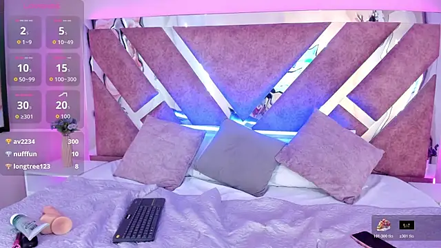 AliDiaz  online show from 10-18-25, 07:47