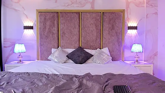 AliDiaz  online show from 10-23-25, 07:23