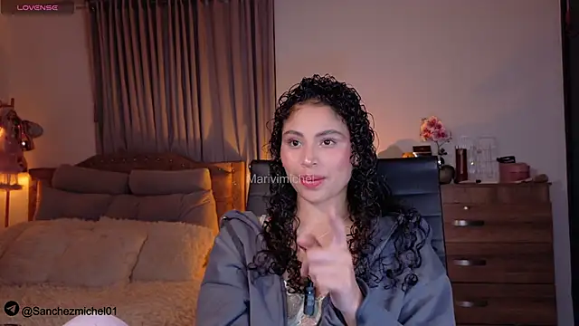 Marivimichel1 online show from 11-18-25, 04:50