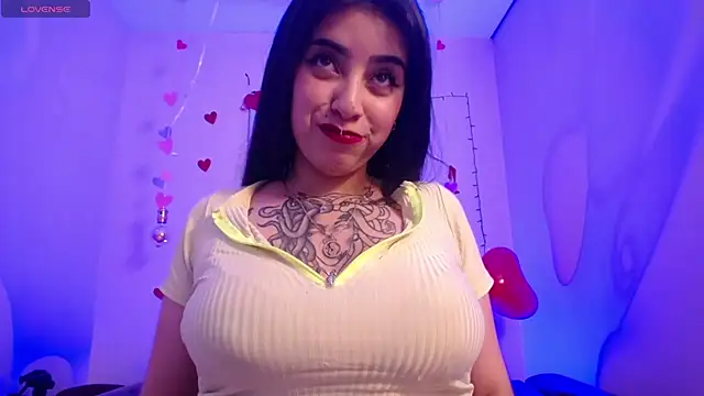 Adri Gomez  online show from 02-24-25, 06:27