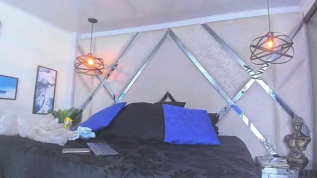 Snapshot of Thomas_May4rs chatting on 02-25-25, 04:35 Thomas May4rs online show from 02-25-25, 04:35