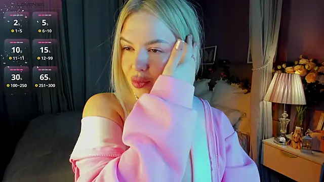 Snapshot of Nikki_Kai chatting on 11-27-25, 01:07 Nikki Kai online show from 11-27-25, 01:07