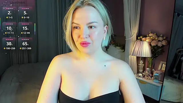 Snapshot of Nikki_Kai chatting on 11-28-25, 01:08 Nikki Kai online show from 11-28-25, 01:08