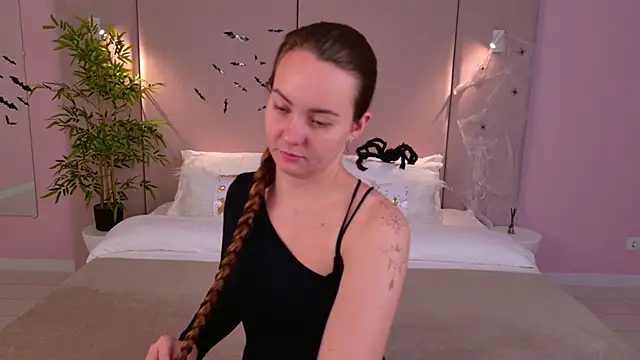 JaniceCollins online show from 11-04-25, 02:43