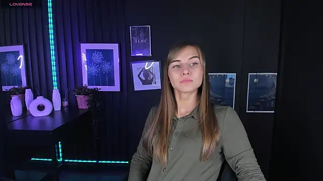 CharmBianca online show from 02-08-25, 05:29