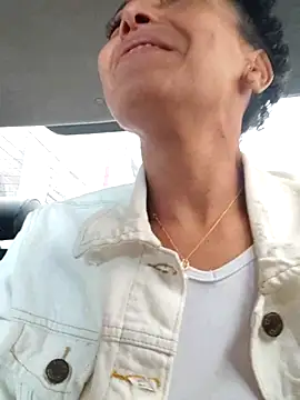 Snapshot of Lunasquirt1985 chatting on 02-19-25, 07:48 Lunasquirt1985 online show from 02-19-25, 07:48