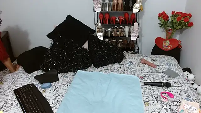 Lunasquirt1985 online show from 02-11-26, 11:59