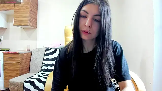Snapshot of ErlinaBuoy chatting on 07-16-26, 07:25 ErlinaBuoy online show from 07-16-26, 07:25