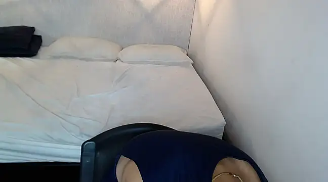 Snapshot of Liiamthompson chatting on 03-12-25, 08:20 Liiamthompson online show from 03-12-25, 08:20