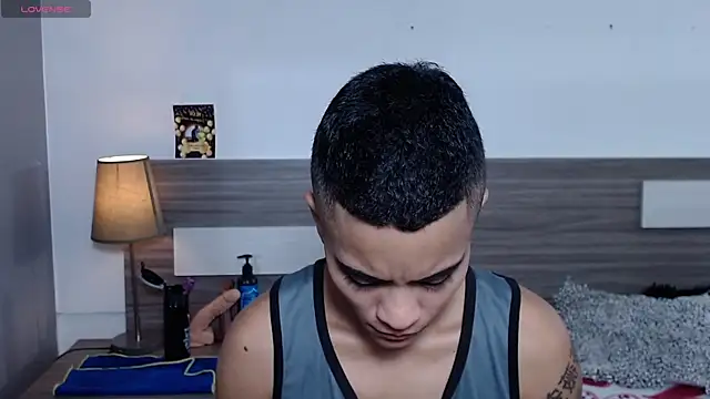 Liiamthompson online show from 11-23-25, 09:31