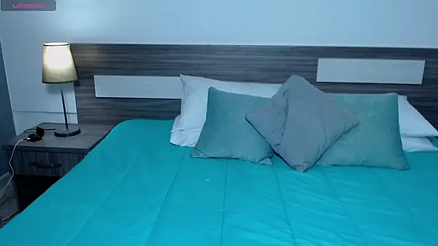 Liiamthompson online show from 02-25-26, 07:12