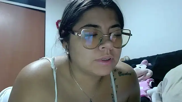 Snapshot of viccky_vick chatting on 10-21-25, 11:38 viccky vick online show from 10-21-25, 11:38