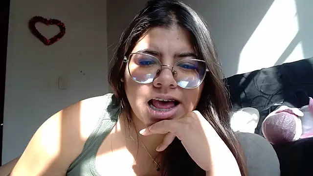 Snapshot of viccky_vick chatting on 10-23-25, 08:40 viccky vick online show from 10-23-25, 08:40