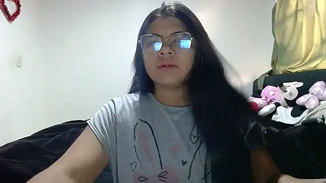 Snapshot of viccky_vick chatting on 10-26-25, 12:44 viccky vick online show from 10-26-25, 12:44