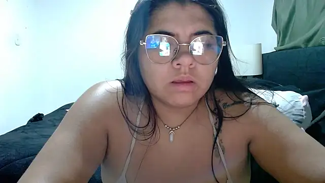 Snapshot of viccky_vick chatting on 10-27-25, 12:47 viccky vick online show from 10-27-25, 12:47