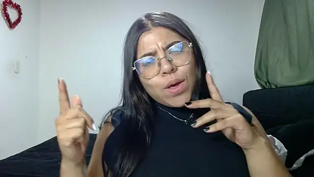 Snapshot of viccky_vick chatting on 10-30-25, 02:02 viccky vick online show from 10-30-25, 02:02