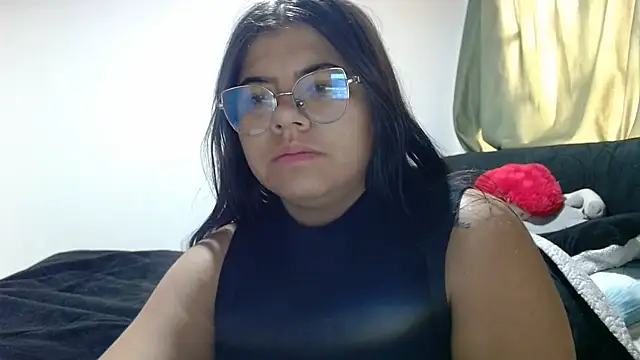 Snapshot of viccky_vick chatting on 10-30-25, 03:35 viccky vick online show from 10-30-25, 03:35