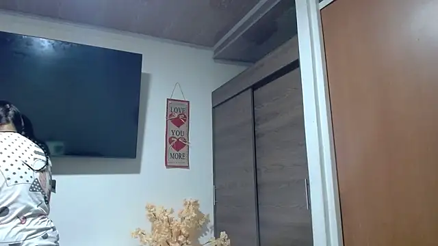 Snapshot of viccky_vick chatting on 11-11-25, 02:00 viccky vick online show from 11-11-25, 02:00