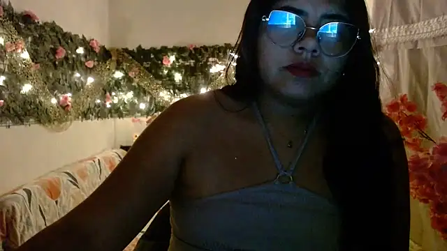 Snapshot of viccky_vick chatting on 11-28-25, 06:16 viccky vick online show from 11-28-25, 06:16