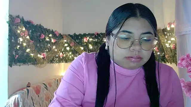 Snapshot of viccky_vick chatting on 11-29-25, 08:50 viccky vick online show from 11-29-25, 08:50