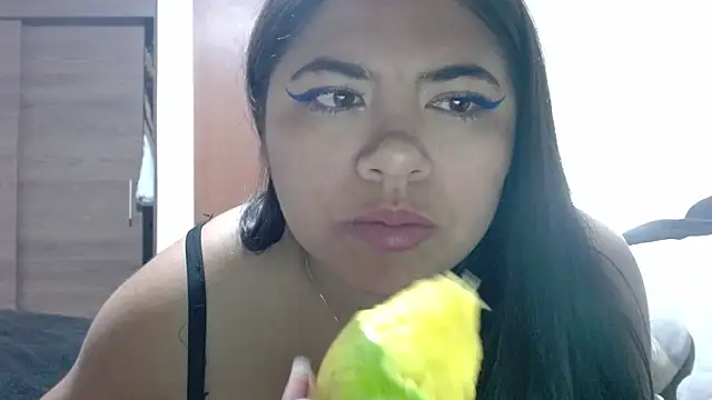 Snapshot of viccky_vick chatting on 12-14-25, 03:12 viccky vick online show from 12-14-25, 03:12