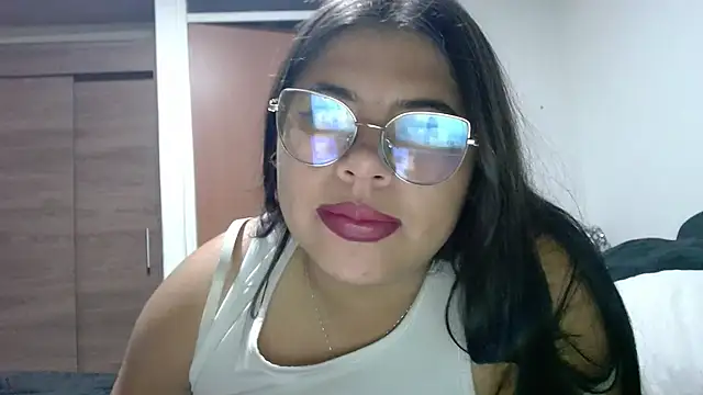 Snapshot of viccky_vick chatting on 12-14-25, 09:19 viccky vick online show from 12-14-25, 09:19