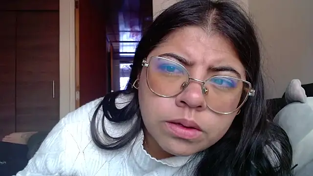 Snapshot of viccky_vick chatting on 12-17-25, 09:32 viccky vick online show from 12-17-25, 09:32