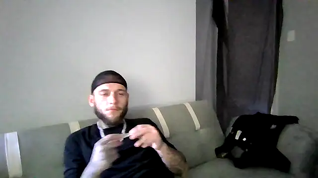 cruz815 online show from 10-21-25, 04:19