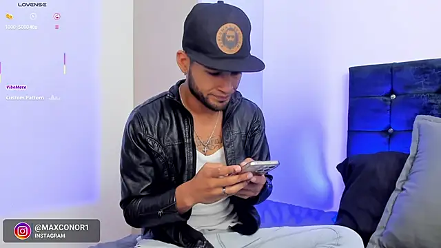 Max Conor1 online show from 10-24-25, 01:51